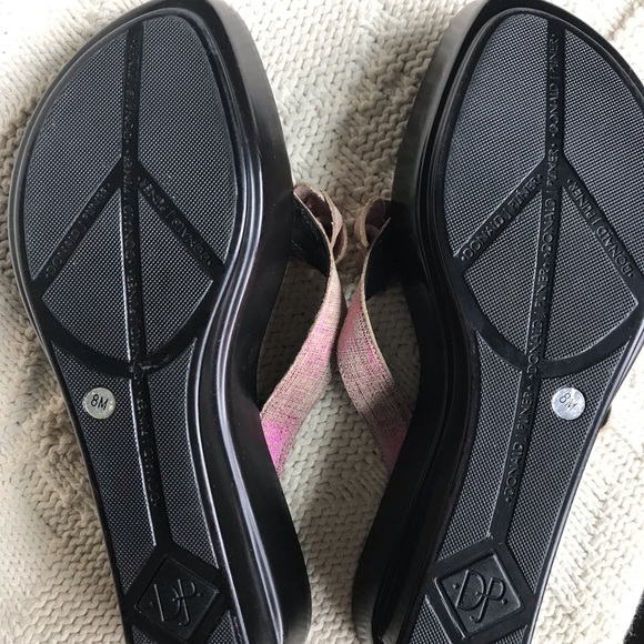 Donald J. Pliner heeled flip flops, size 8 - Picture 6 of 8
